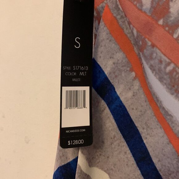 Nic + Zoe  gray white sleeveless blouse with navy underlay Size S NWT - Picture 6 of 9